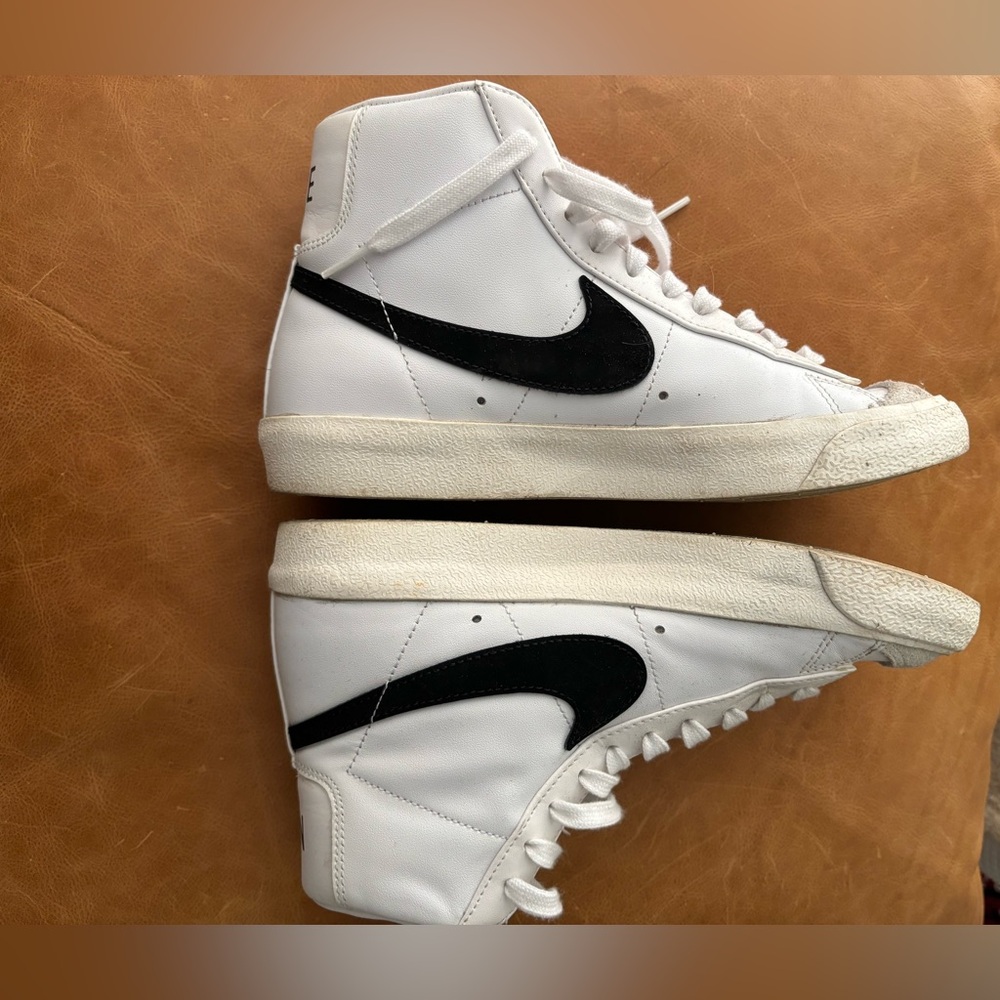 Nike Blazer Mid '77- size 7